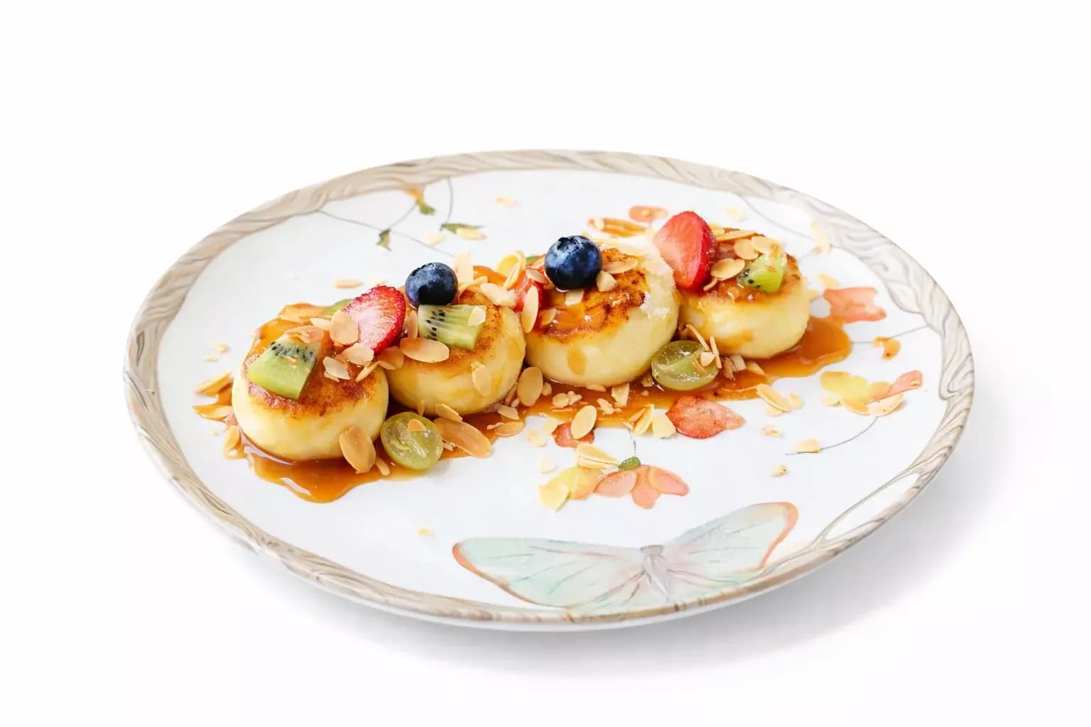 с солёной карамелью и миндальными лепестками